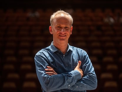 Carlos Miguel Prieto, director de la Orquesta Sinfónica de Minería, luego de un ensayo en la Sala Nezahualcóyotl, el 8 de julio de 2022 en Ciudad Universitaria, Ciudad de México.