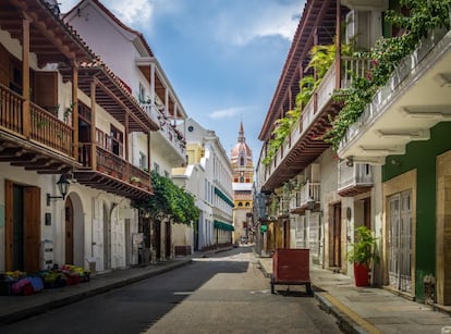 Calles vacías de Cartagena de Indias.