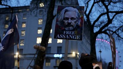 Simpatizantes del cofundador de WikiLeaks, Julian Assange, se manifiestan en Londres el pasado 21 de febrero.