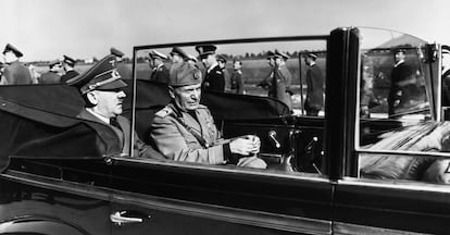 Hitler y Mussolini en Salò, en una imagen sin fecha.
