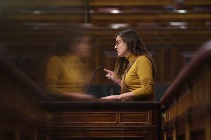 La diputada de la CUP, Mireia Vehí, interviene en la sesión plenaria, en el Congreso de los Diputados, este jueves en Madrid.