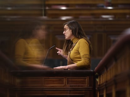 La diputada de la CUP, Mireia Vehí, interviene en la sesión plenaria, en el Congreso de los Diputados, este jueves en Madrid.