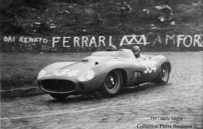 En la edición de 1957 del 'rally' de carreras Mille Miglia (1.600 kilometros sin paradas), el Ferrari Scaglietti conducido por el piloto español Alfonso de Portago se salió de la carretera y arrolló a los espectadores que ocupaban el flanco izquierdo de la calzada. En el accidente murieron los pilotos y nueve personas del público