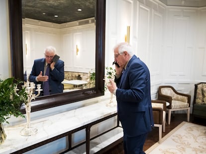 Josep Borrell, tras la entrevista en el Hotel Ritz de Madrid, el pasado viernes.