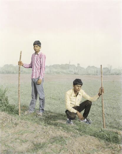<i>Jóvenes guerreros</i>. Sitamarhi, Uttar Pradesh, India, 2015. Pintada a mano por Jaykumar Shankar.