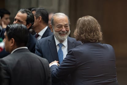 Carlos Slim durante su llegada a Palacio Nacional.