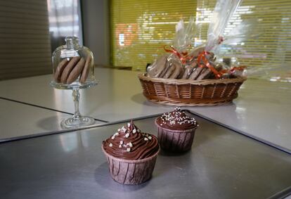 'Cupcakes' y galletas veganas y sin gluten. 