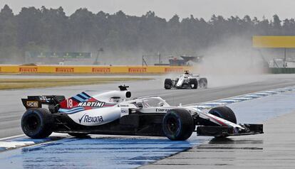 El Williams de Lance Stroll, tras salirse de pista en los entrenamientos del GP de Alemania en el circuito de Hockenheim.