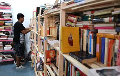 El interior de la librer&iacute;a Libros Cercanos, situada en Lavapi&eacute;s.