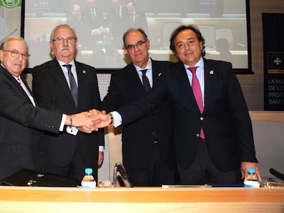 Diego Murillo (presidente de honor de A.M.A.), Serafín Romero (presidente de OMC), Luis Campos (presidente de A.M.A.) y Francisco Herrera (CEO de A.M.A.)