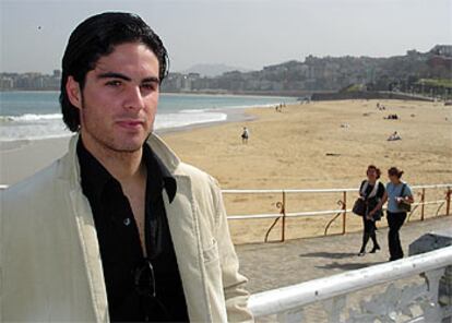 Mikel Arteta, en San Sebastián, con la playa de La Concha al fondo.