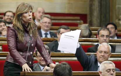 La presidenta del PP catal&aacute;n Alicia S&aacute;nchez-Camacho, ayer en el Parlament. 