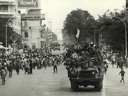 Llegada triunfal de los jemeres rojos a Phnom Penh, capital de Camboya, el 17 de abril de 1975.