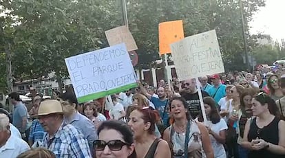 Manifestación del domingo contra la ubicación del festival.