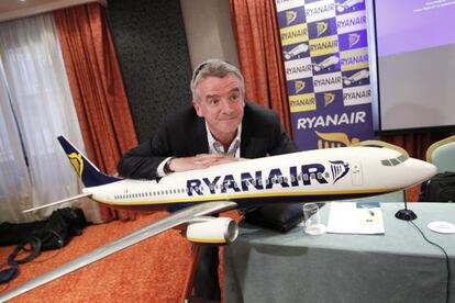 Michael O&acute;Lear, presidente la compa&ntilde;ia aerea Ryanair, en la rueda de prensa que ofreci&oacute; este jueves en Madrid.