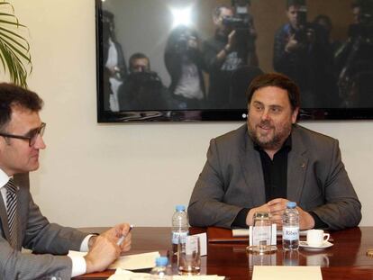 El conseller d'Economia, Oriol Junqueras, i el secretari d'Hisenda, Lluís Salvadó.