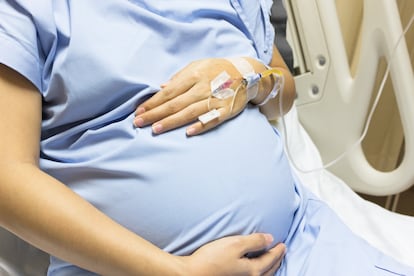 Una mujer embarazada en una cama de hospital
Fotografía remitida a medios de comunicación exclusivamente para ilustrar la noticia a la que hace referencia la imagen, y citando la procedencia de la imagen en la firma
23/04/2025