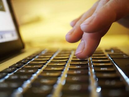 Precauciones para el autónomo, al verse obligado a realizar trámites online