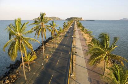 La Calzada de Amador, una vía artificial que une Ciudad de Panamá con cuatro islitas: Naos, Perico, Culebra y Flamenco.