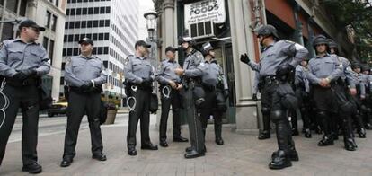 La policía ha tomado las calles de Pittsburgh para garantizar la seguridad durante la cumbre del G-20.