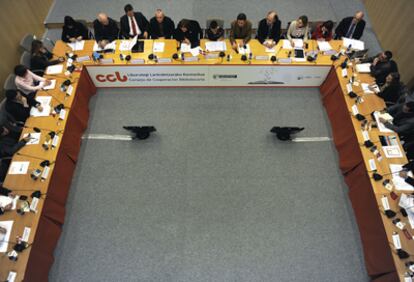 Un momento de la reunión del Consejo de Cooperación Bibliotecaria celebrada ayer en Vitoria.