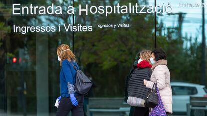 Entrada del Hospital La Fe de Valencia.