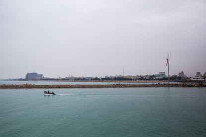 Vista de la costa de Bushehr desde el pequeño puerto pesquero de la ciudad.