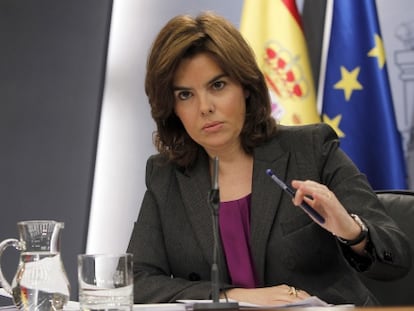 La vicepresidenta del Gobierno, Soraya Sáenz de Santamaría, tras el consejo de ministros.