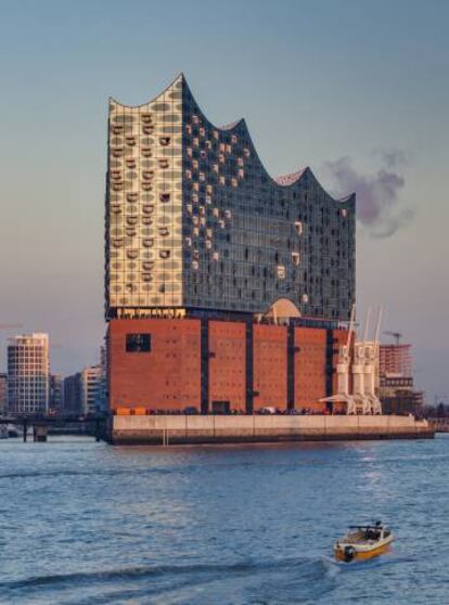 Vista de la Filarmónica del Elba (Elbphilharmonie), en Hamburgo.