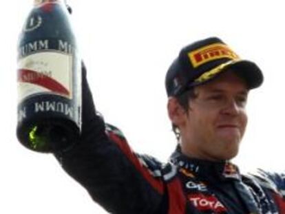 Sebastian Vettel celebra el triunfo en el circuito de Monza.