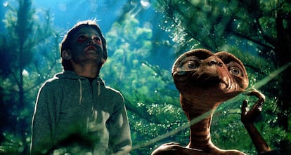 Un fotograma de la pelcula 'E.T. el extraterrestre' (1982), dirigida por Steven Spielberg.