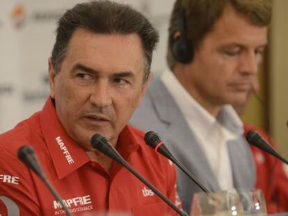 Pedro Campos y Knut Frostad, en segundo término, durante el desayuno de Europa Press.