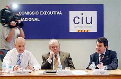 Josep Antoni Duran, Jordi Pujol y Artur Mas, en la reunión ayer de la ejecutiva de CiU.