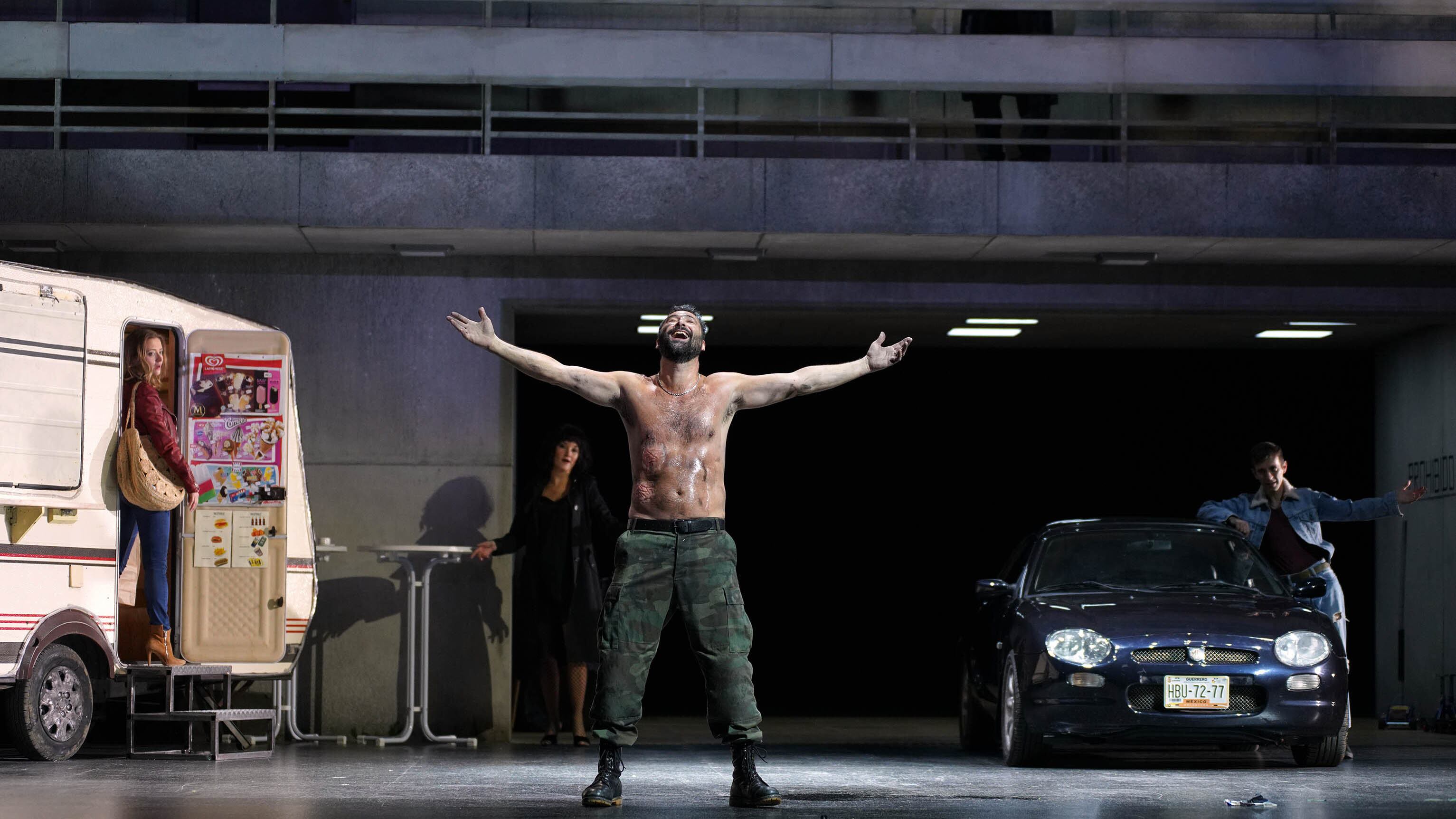 Plano general con Christophe Dumaux (Orlando), Giulia Semenzato (Dorinda), Anna Prohaska (Angelica), Anthony Roth Costanzo (Medoro). Orlando, de Händel, en el Teatro Real, con dirección de escena de Claus Guth y dirección musical de Ivor Bolton.