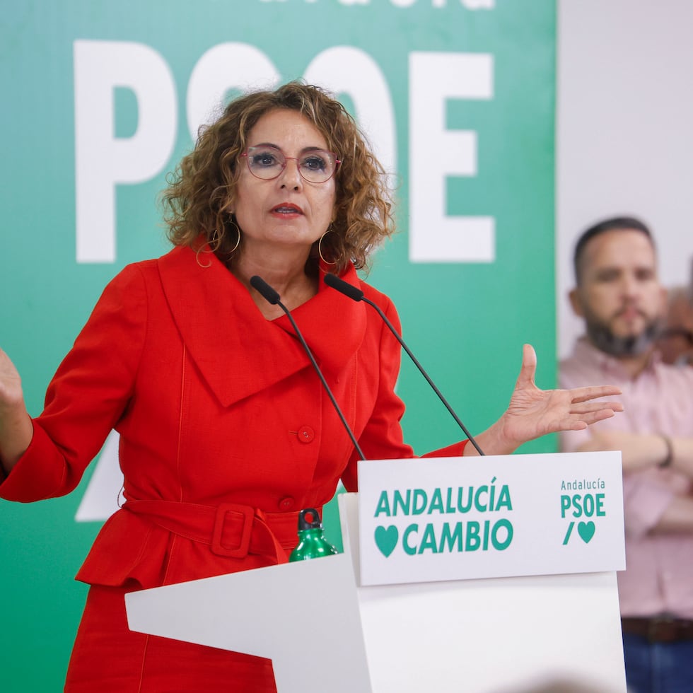 Montero calienta la precañamapa andaluza y acusa al presidente de la Junta de hacer “inviables los servicios públicos” | Noticias de Andalucía | EL PAÍS