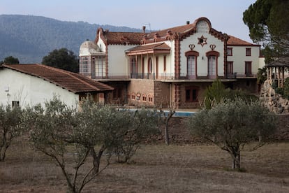 09/02/22 La pareja de cantantes Rosalia y Rauw Alejandro han comprado por 2 millones de euros Mas Morera, una finca modernista construida en el ano 1905 por el arquitecto Ignasi Oms i Ponsa. Manresa, 9 de febrero de 2022 [ALBERT GARCIA] 
