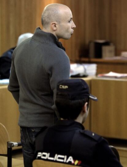 El presunto etarra Gurutz Agirresarobe, durante el juicio.