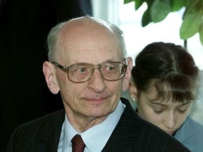 Wladyslaw Bartoszewski, durante una visita a Suecia en 2001 como ministro de Asuntos Exteriores de Polonia