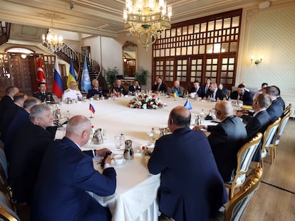 Foto de la reunión a cuatro bandas de este miércoles en Estambul, distribuida por el Ministerio de Defensa de Turquía.