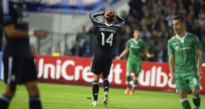 Chicharito lamenta una ocasión de gol ante el Ludogorets.