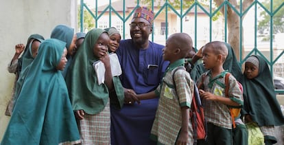 Zannah Mustapha, profesor que medi&oacute; para rescatar a las ni&ntilde;as nigerianas secuestradas por Boko Haram.