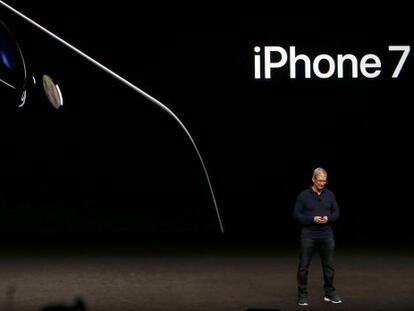 Tim Cook presentando el nuevo iPhone 7.