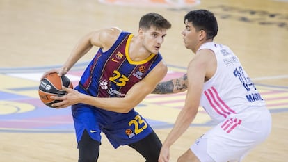 Sergi Martínez defendido por Deck. fcbarcelona