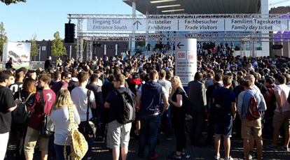 Colas ya en el día de prensa para acceder a la Gamescom.