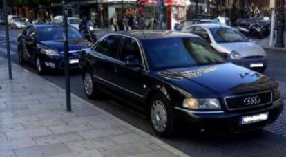 Uno de los coches oficiales de la exalcaldesa Rita Barber&aacute;. 