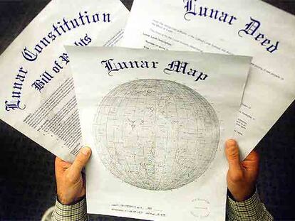 Título de propiedad del acre lunar, adquirido por Ciberp@ís en 2001.