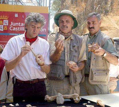 José María Bermudez de Castro (derecha), con los otros codirectores de Atapuerca, Eudald Carbonell (centro) y Juan Luis Arsuaga.