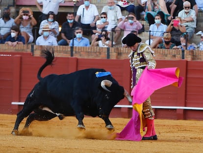 Calerito recibe a la verónica al cuarto de la tarde.