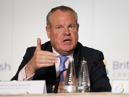 Conor Burns, ya ex secretario de Estado de Comercio del Reino Unido, durante una rueda de prensa el pasado 8 de julio en Guernsey.