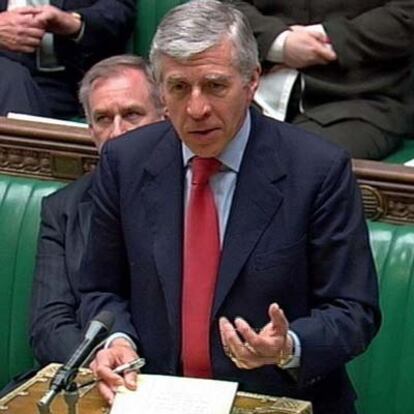 El ministro de Exteriores británico, Jack Straw, durante su comparecencia en la Cámara de los Comunes.